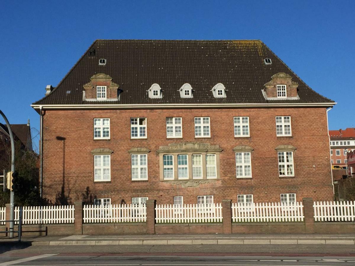 Trash De Luxe Apartment Schleswig Exterior photo